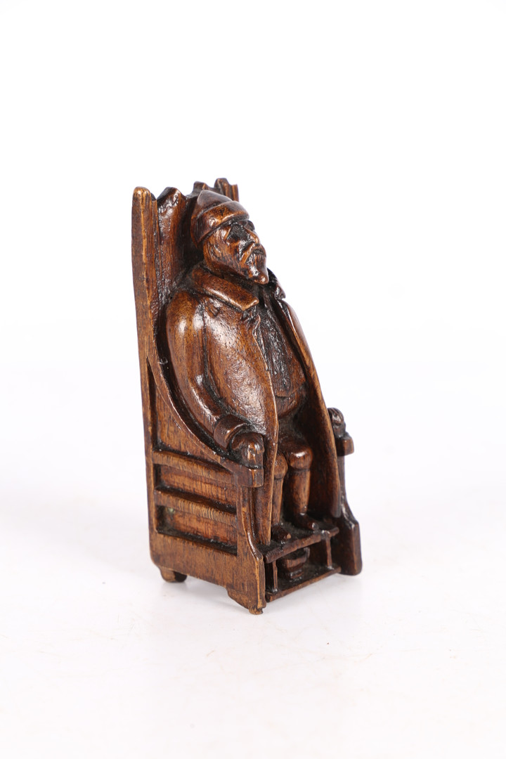 A LATE 18TH CENTURY CARVED SNUFF BOX. - Image 5 of 7