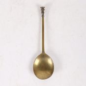 A LATTEN LEAFY-BALUSTER AND GADROONED SEAL KNOP SPOON, PROBABLY LONDON, CIRCA 1600.
