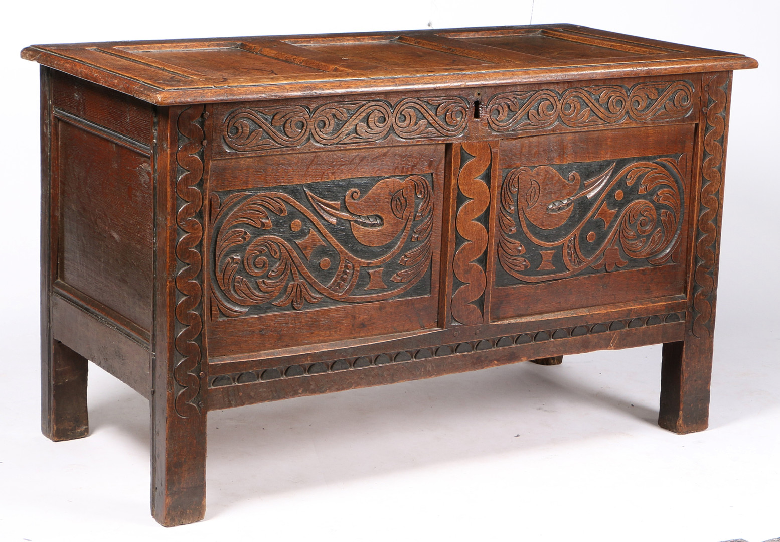 A BOLD DESIGNED CHARLES II OAK AND STAINED COFFER, WEST COUNTRY, CIRCA 1660. - Image 3 of 4