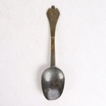 A 16TH CENTURY BALUSTER KNOP PEWTER SPOON, ENGLISH, CIRCA 1500.