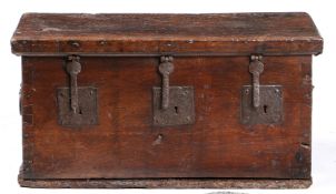 AN EARLY 17TH CENTURY OAK CHURCH CHEST, ENGLISH, CIRCA 1600-20.