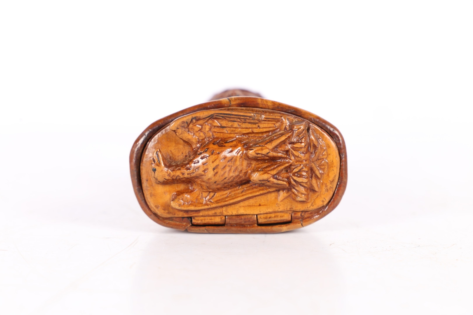 AN EARLY 19TH CENTURY BOXWOOD SNUFF BOX BUST OF THE YOUNG NAPOLEON CROWNED EMPEROR. - Image 7 of 8