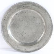 A WILLIAM & MARY PEWTER MULTIPLE-REED RIM PLATE, CIRCA 1700.