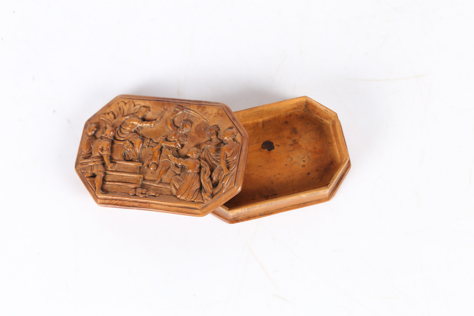 AN ITALIAN 17TH CENTURY BOXWOOD SNUFF BOX. - Image 7 of 7