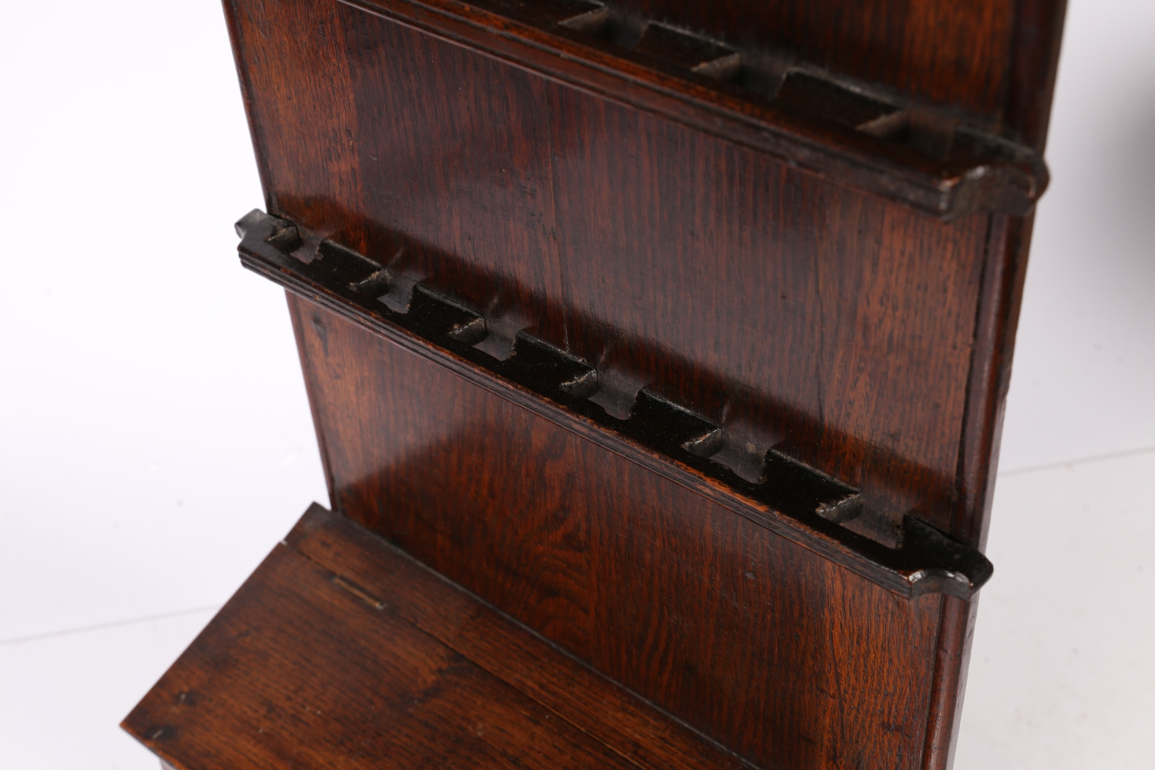 A GEORGE III OAK SPOON RACK, CIRCA 1800. - Image 8 of 9