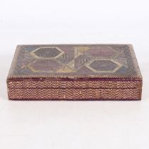 A STRAW-WORK GAMING BOX, CIRCA 1900.