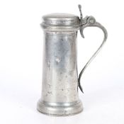 A SMALL CHARLES I PEWTER FLAGON, CIRCA 1630.