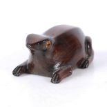 A 19TH CENTURY ROSEWOOD FROG SNUFF BOX.