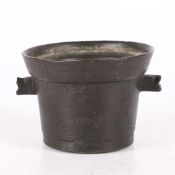 A SMALL 17TH CENTURY BRONZE MORTAR, SPANISH.