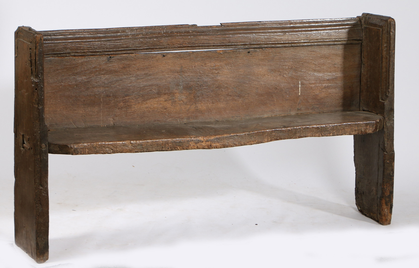 A MEDIEVAL OAK BENCH OR PEW CIRCA 14TH CENTURY, ENGLISH - Image 2 of 8