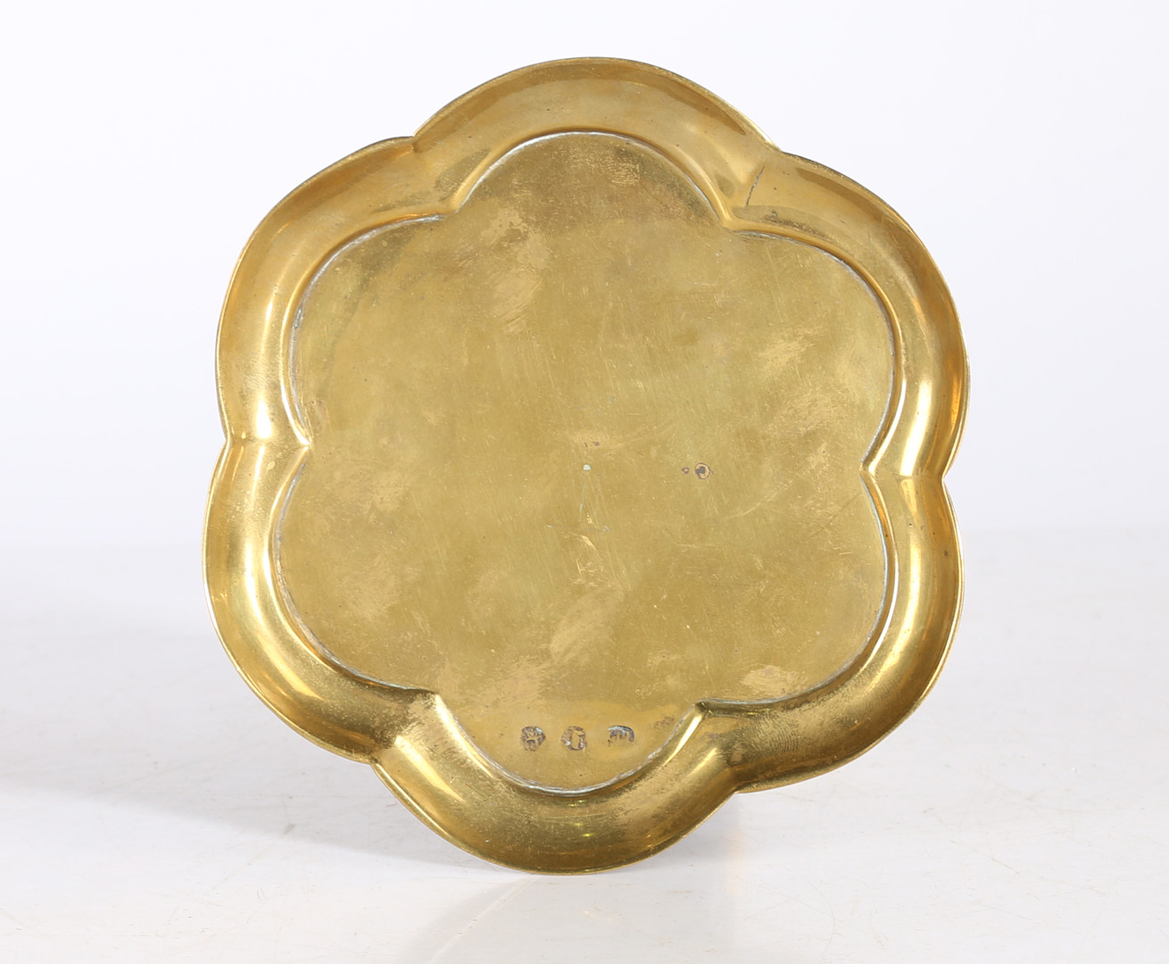 A RARE GEORGE II SMALL COPPER-ALLOY SILVER-FORM WAITER, circa 1730. - Image 3 of 5