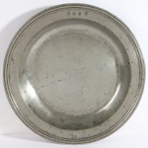 A RARE WILLIAM & MARY PEWTER MULTIPLE-REEDED RIM DISH, YORKSHIRE, CIRCA 1690.