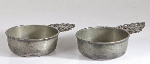 A RARE PAIR OF WILLIAM & MARY PEWTER PORRINGERS, CIRCA 1700.