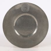 A LATE 17TH CENTURY PEWTER BROAD-RIM PLATE, EUROPEAN.