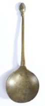 A RARE CHARLES I LATTEN STRAWBERRY KNOP SPOON, CIRCA 1640.