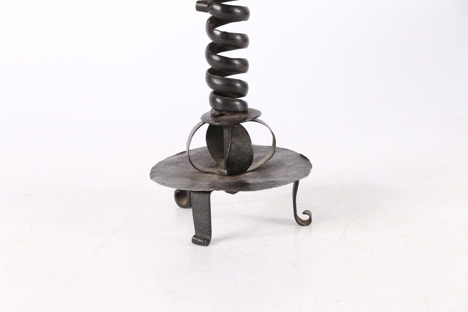 AN IRON SPIRAL CANDLESTICK, CIRCA 1800. - Image 3 of 6