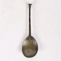 A LATTEN SEAL KNOP SPOON, LONDON, CIRCA 1600.