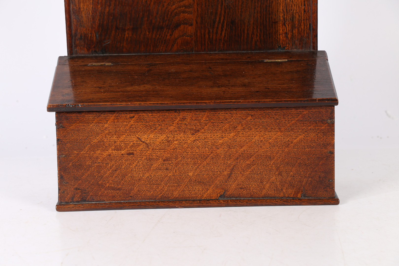 A GEORGE III OAK SPOON RACK, CIRCA 1800. - Image 4 of 9