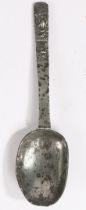 A LATE 17TH CENTURY PEWTER CAST DECORATED SPOON, ENGLISH, CIRCA 1680-1700.