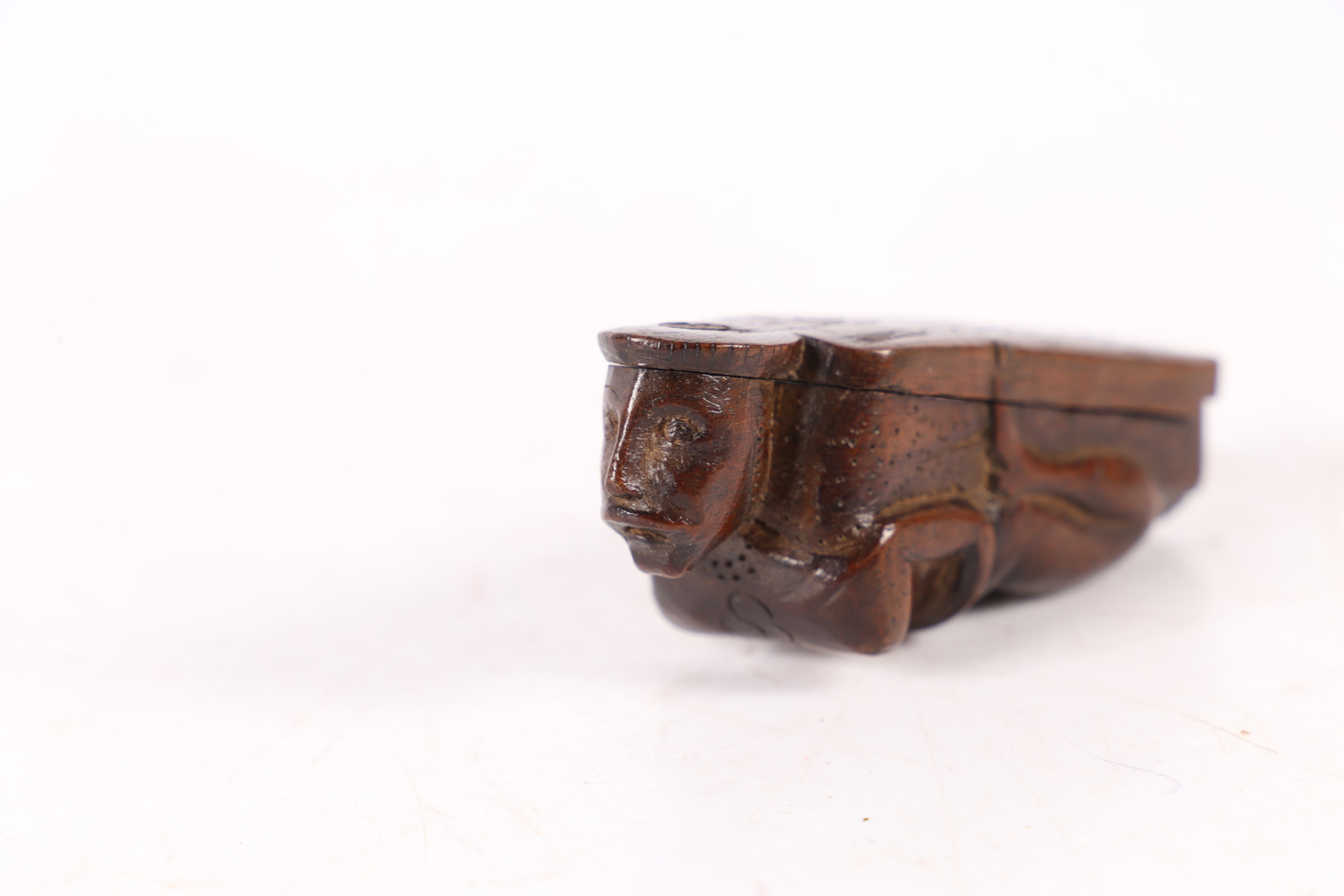 A 19TH CENTURY TREEN SNUFF BOX. - Image 2 of 6