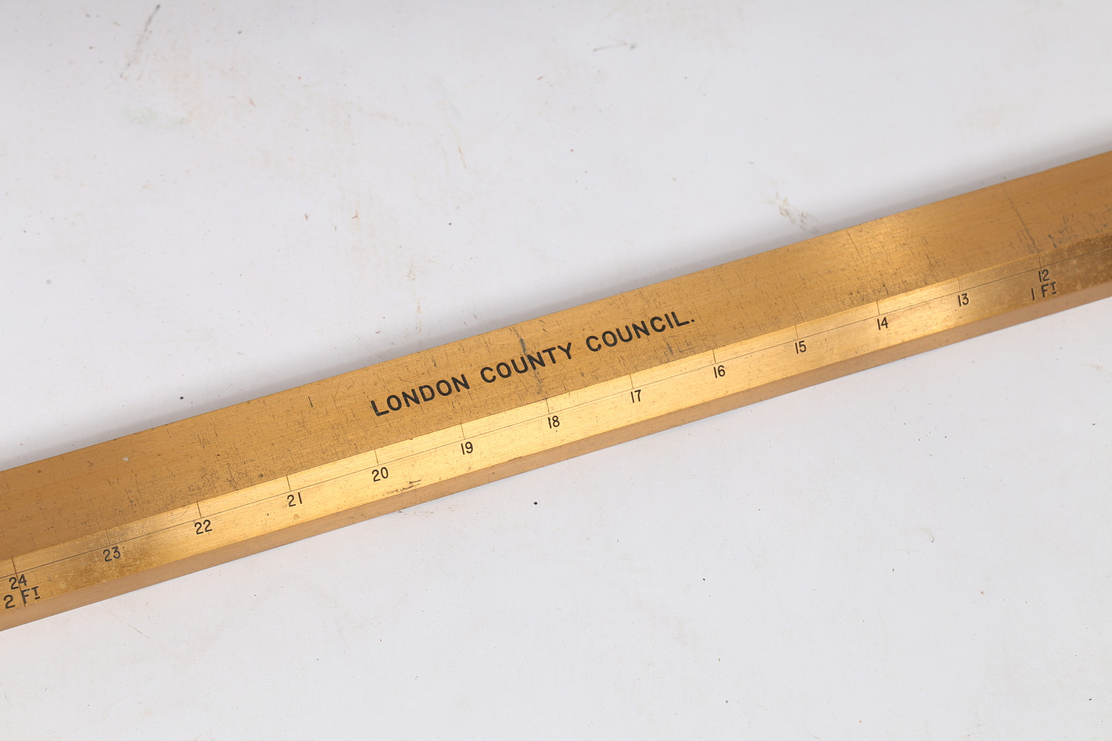 A LONDON COUNTY COUNCIL "STANDARD YARD" MEASURE BY DE GRAVE & CO LTD. - Image 3 of 10