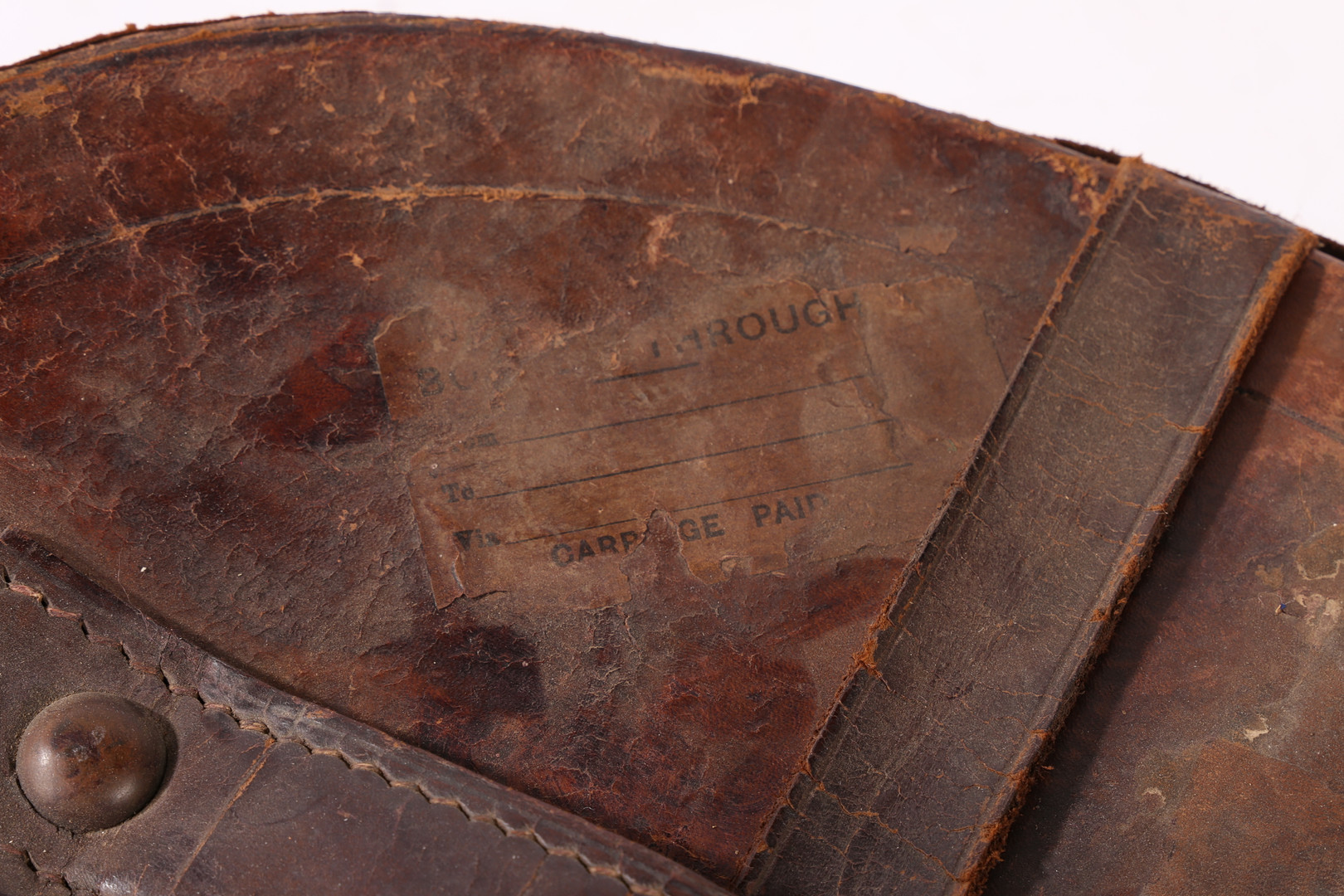 A VICTORIAN MOLESKIN TOP HAT WITH A LEATHER FITTED CASE. - Image 6 of 6