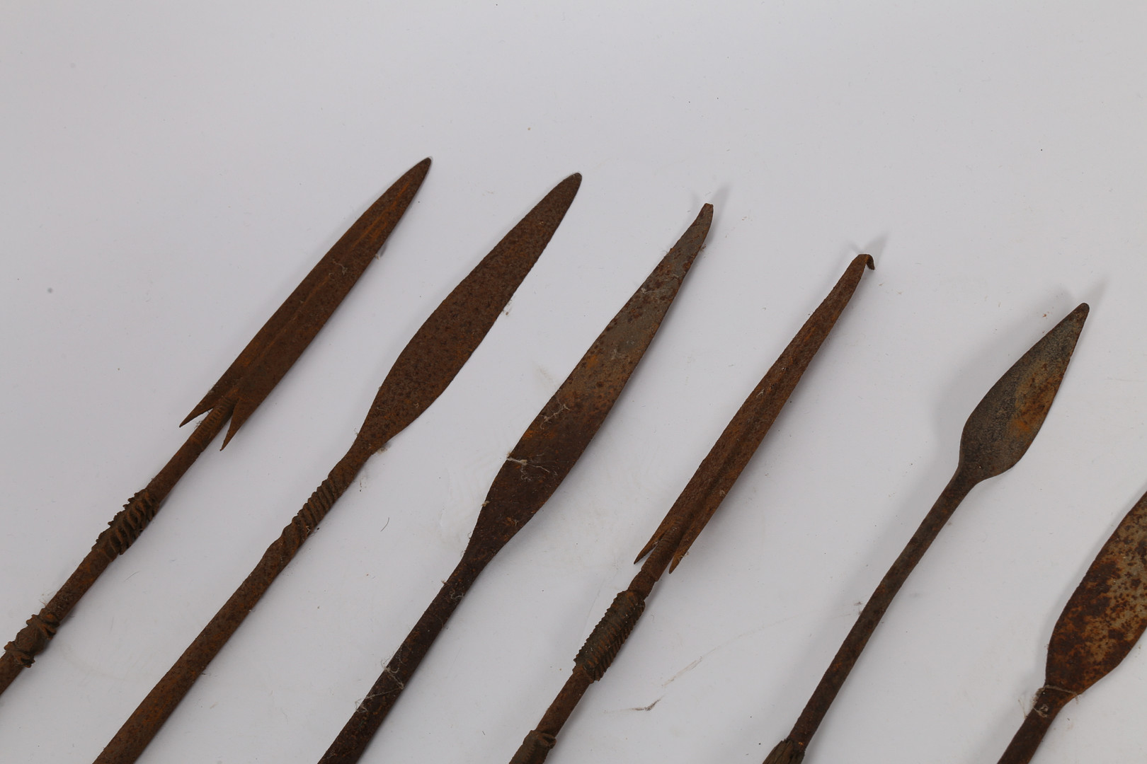COLLECTION OF AFRICAN TRIBAL SPEARS. - Image 9 of 10