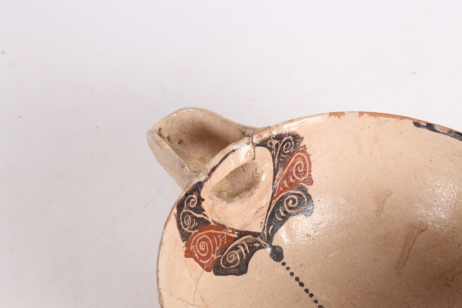 A SAMANID SLIP PAINTED POTTERY SPOUTED BOWL, 10TH CENTURY AD, PERSIA. - Image 5 of 8