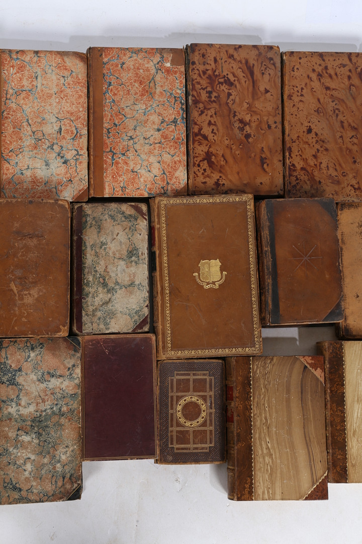 A COLLECTION OF 18TH AND 19TH CENTURY LEATHER BOUND BOOKS. - Image 4 of 5