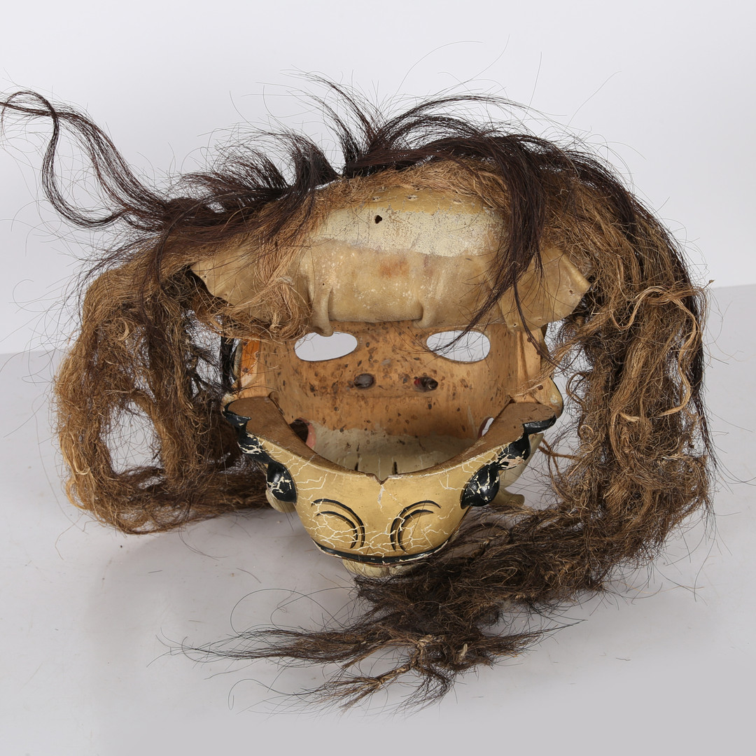 A BALINESE CEREMONIAL GROTESQUE FACE MASK. - Image 7 of 7