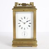 A LATE 19TH CENTURY BRASS CASED REPEATING CARRIAGE CLOCK.