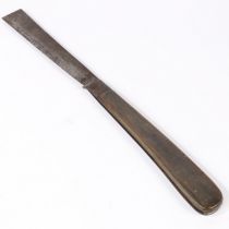 A RARE AND LARGE 19TH CENTURY ENGLISH WHALE BLUBBER FLENSING KNIFE.