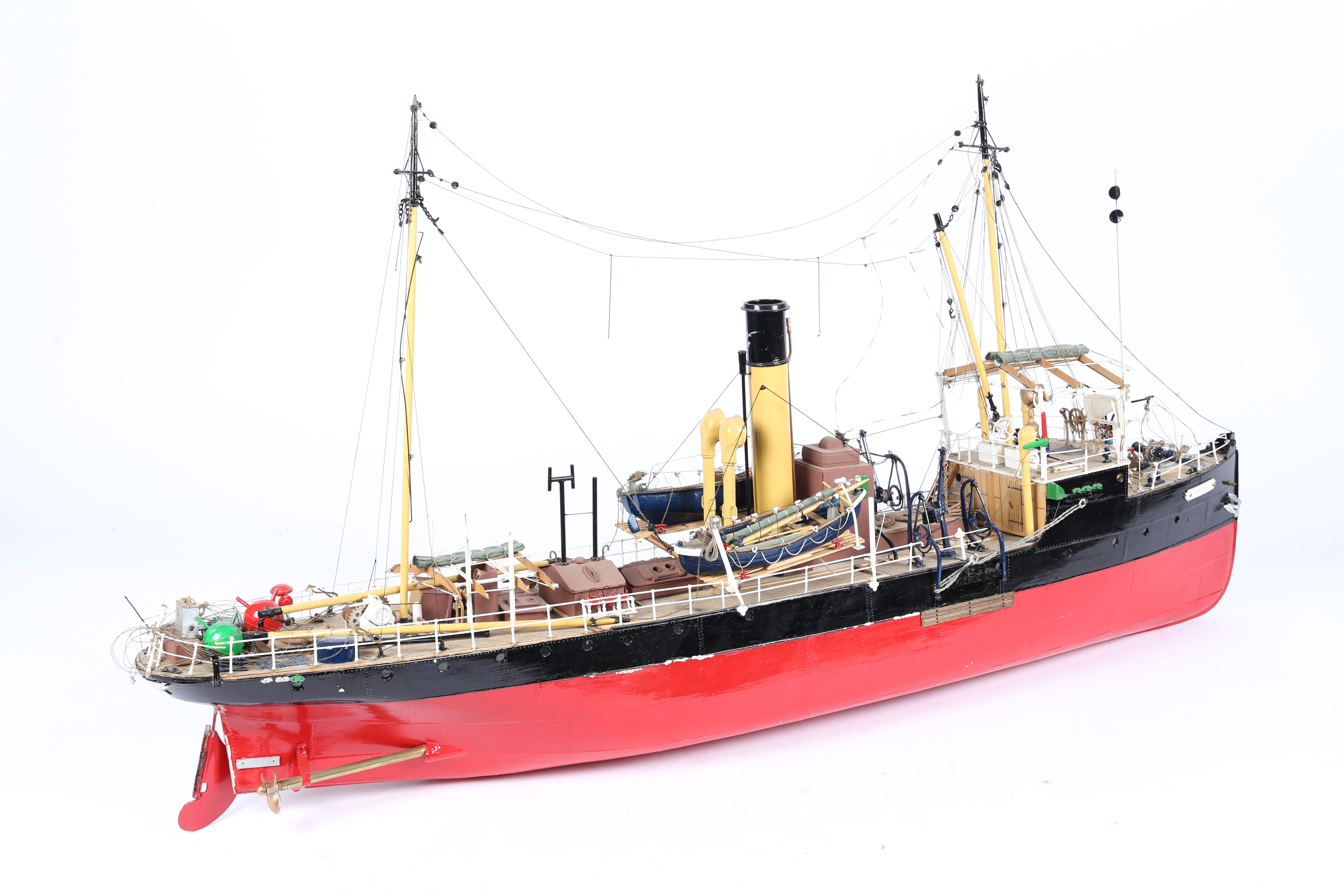 A LARGE 20TH CENTURY MODEL OF A SHIP. - Image 8 of 9