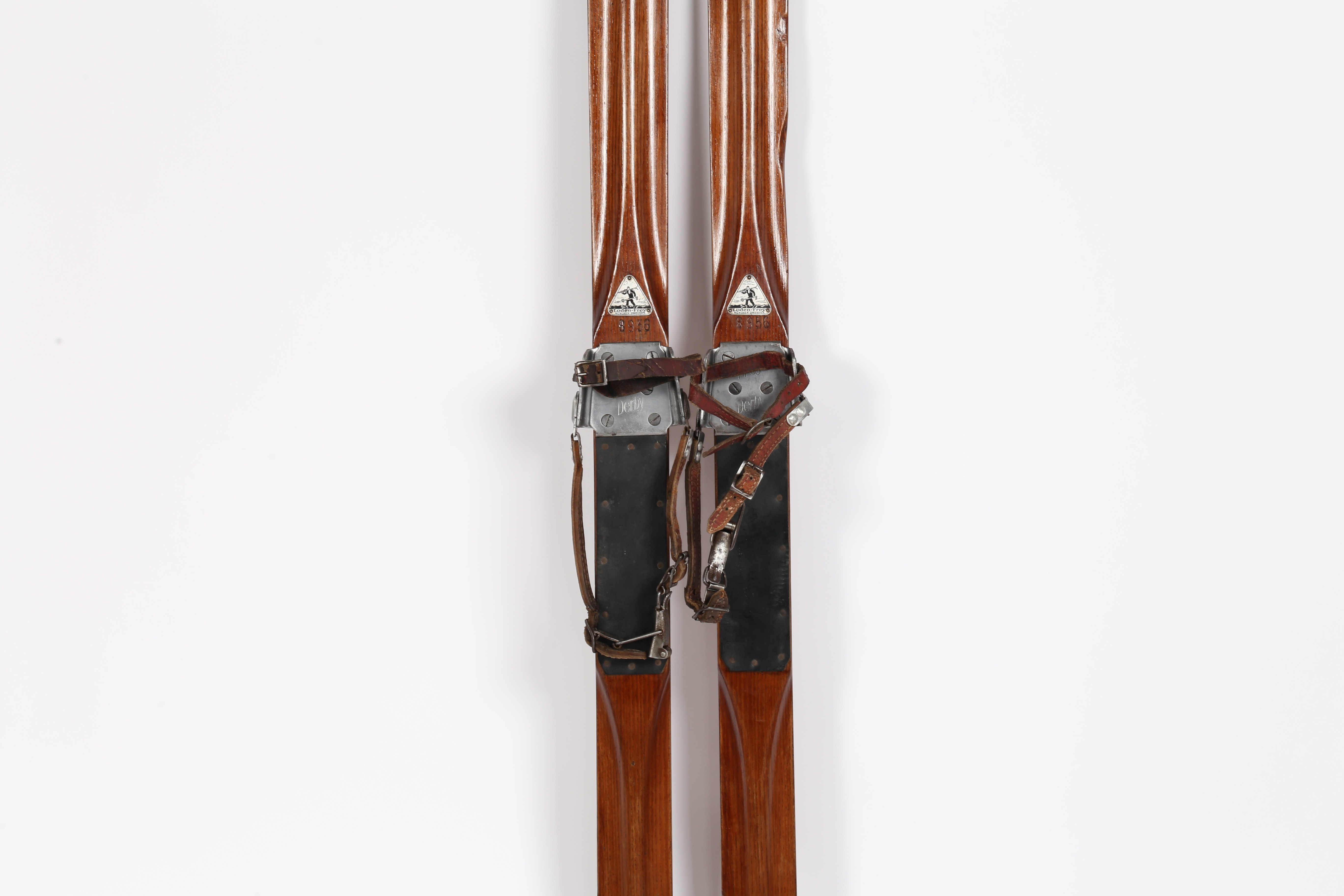 A PAIR OF EARLY 20TH CENTURY LODDEN FREY SKI'S. - Bild 3 aus 8