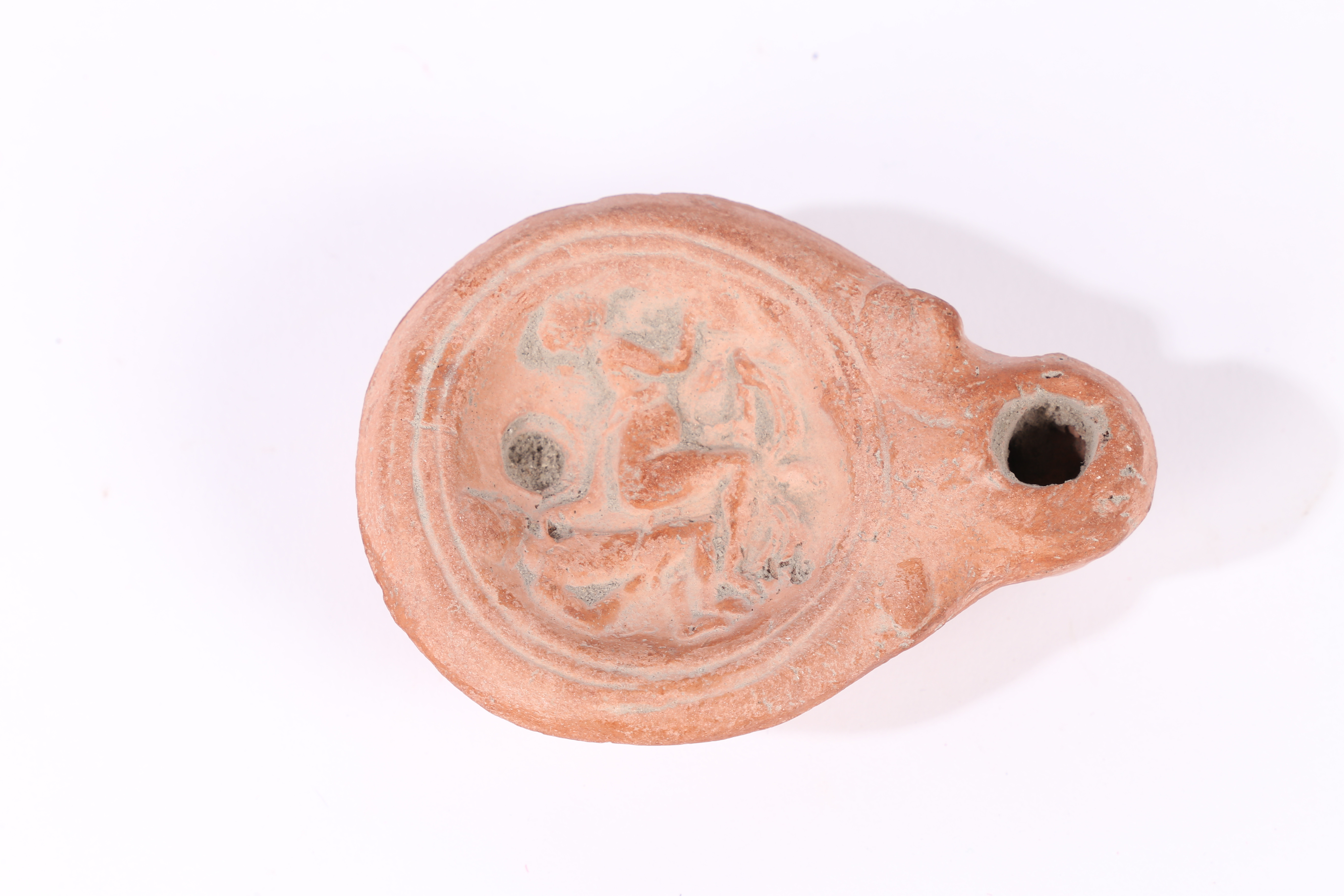 A ROMAN 1ST CENTURY AD EROTIC OIL LAMP. - Image 3 of 6