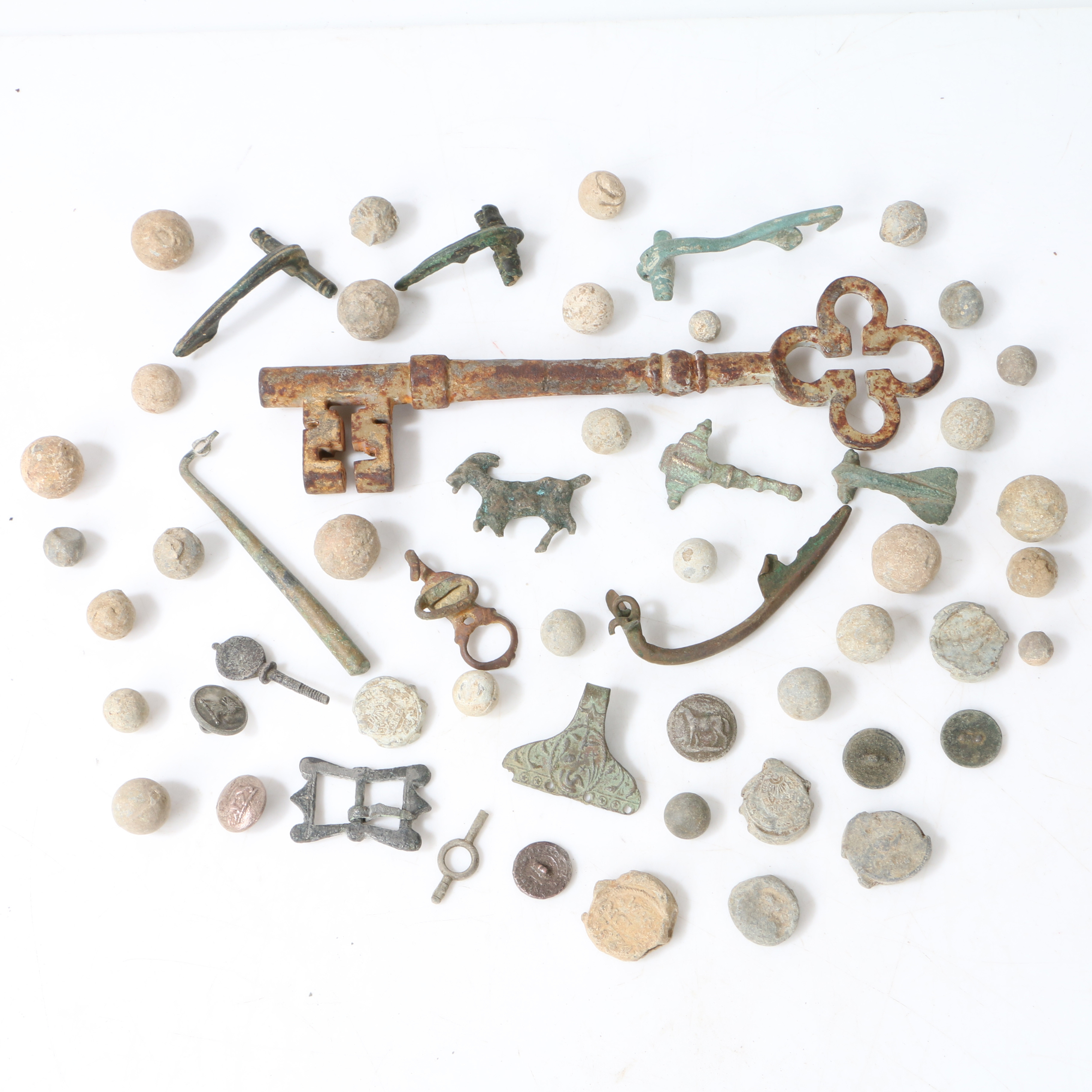 A COLLECTION OF ARTIFACTS (QTY).