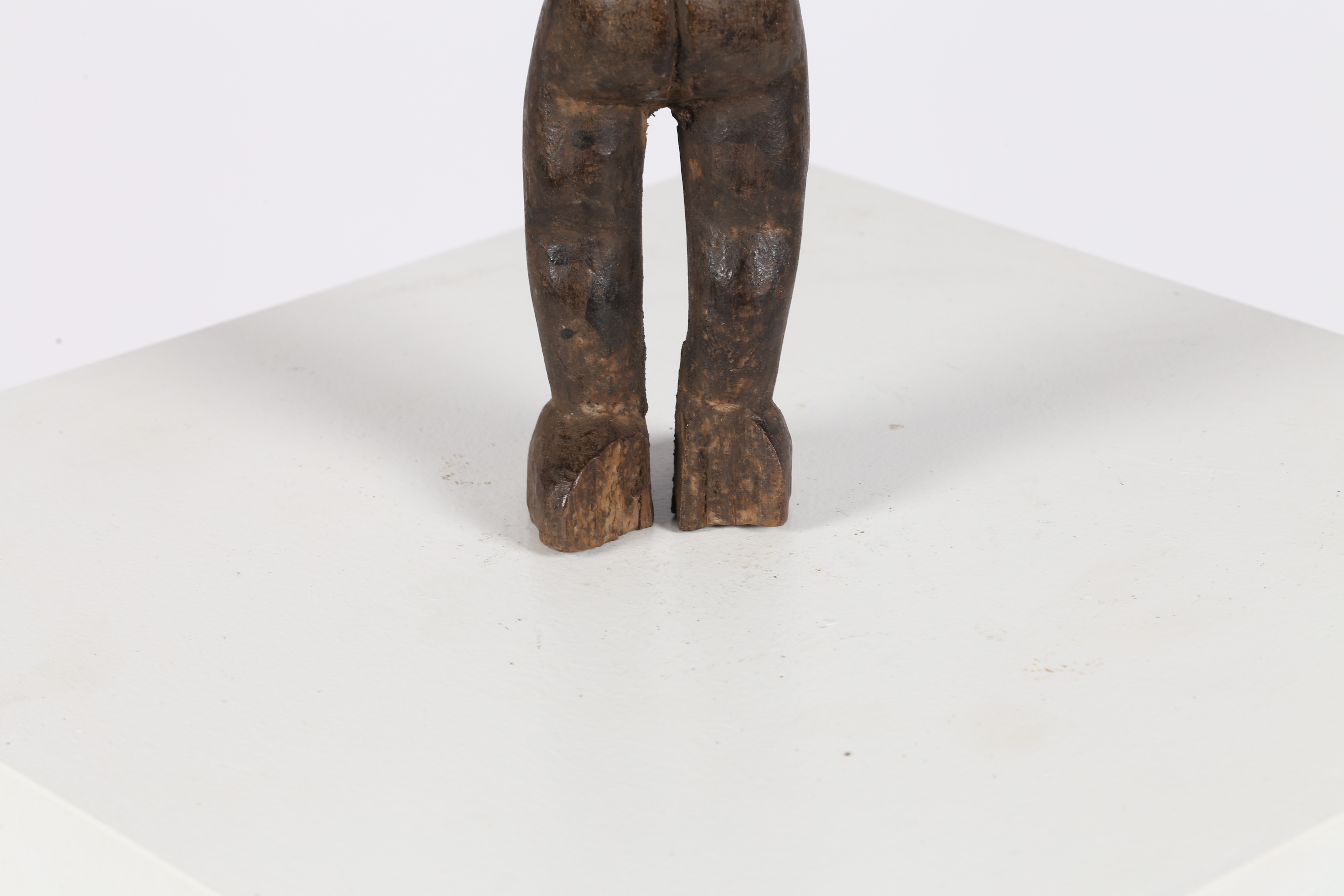 A BAULE STANDING MALE FIGURE, IVORY COATS/COTE D'IVOIRE. - Image 6 of 8