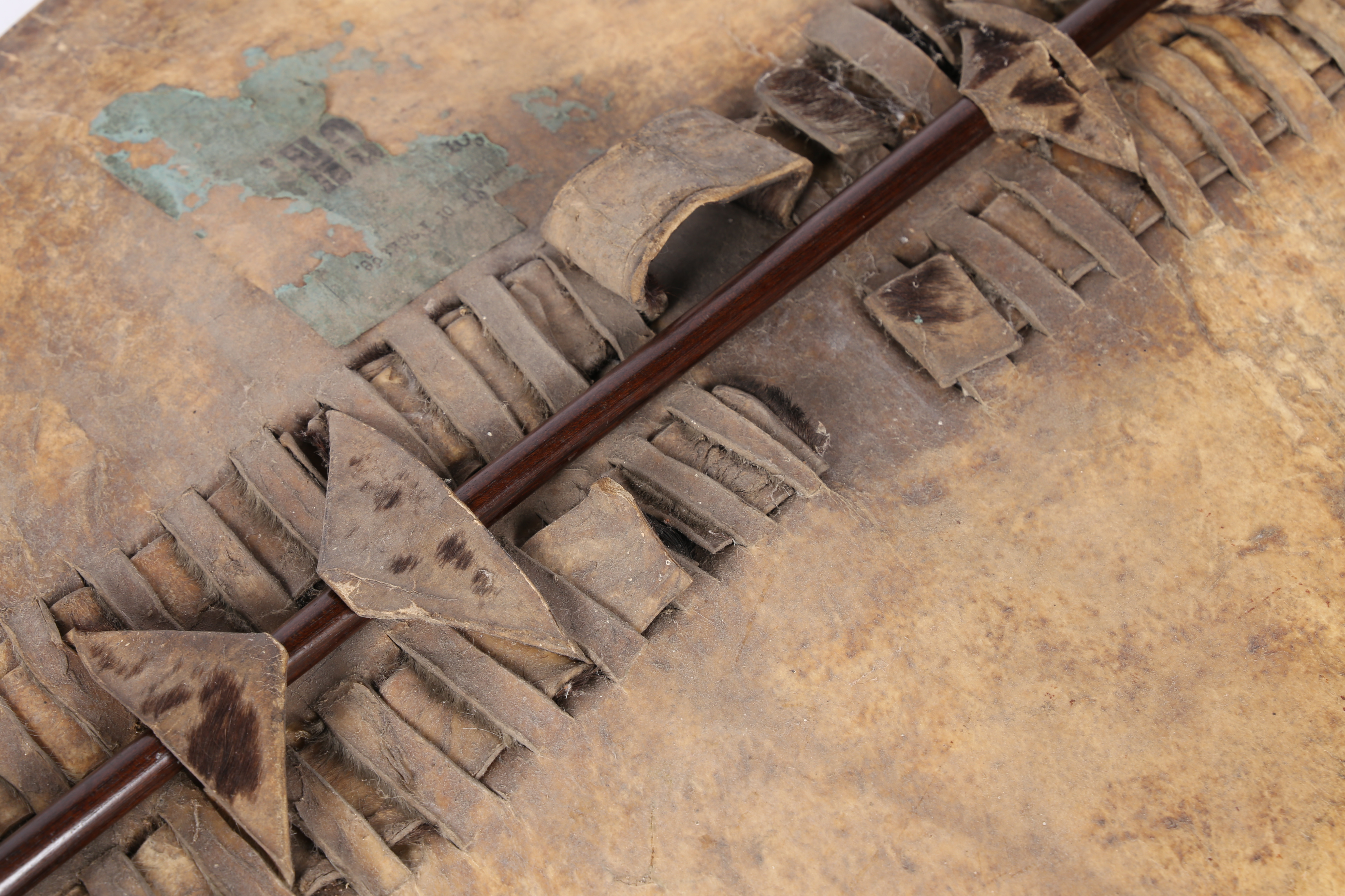 A ZULU UMBHUMBHULOSU WARIORS HIDE SHIELD, SOUTH AFRICA. - Image 5 of 5