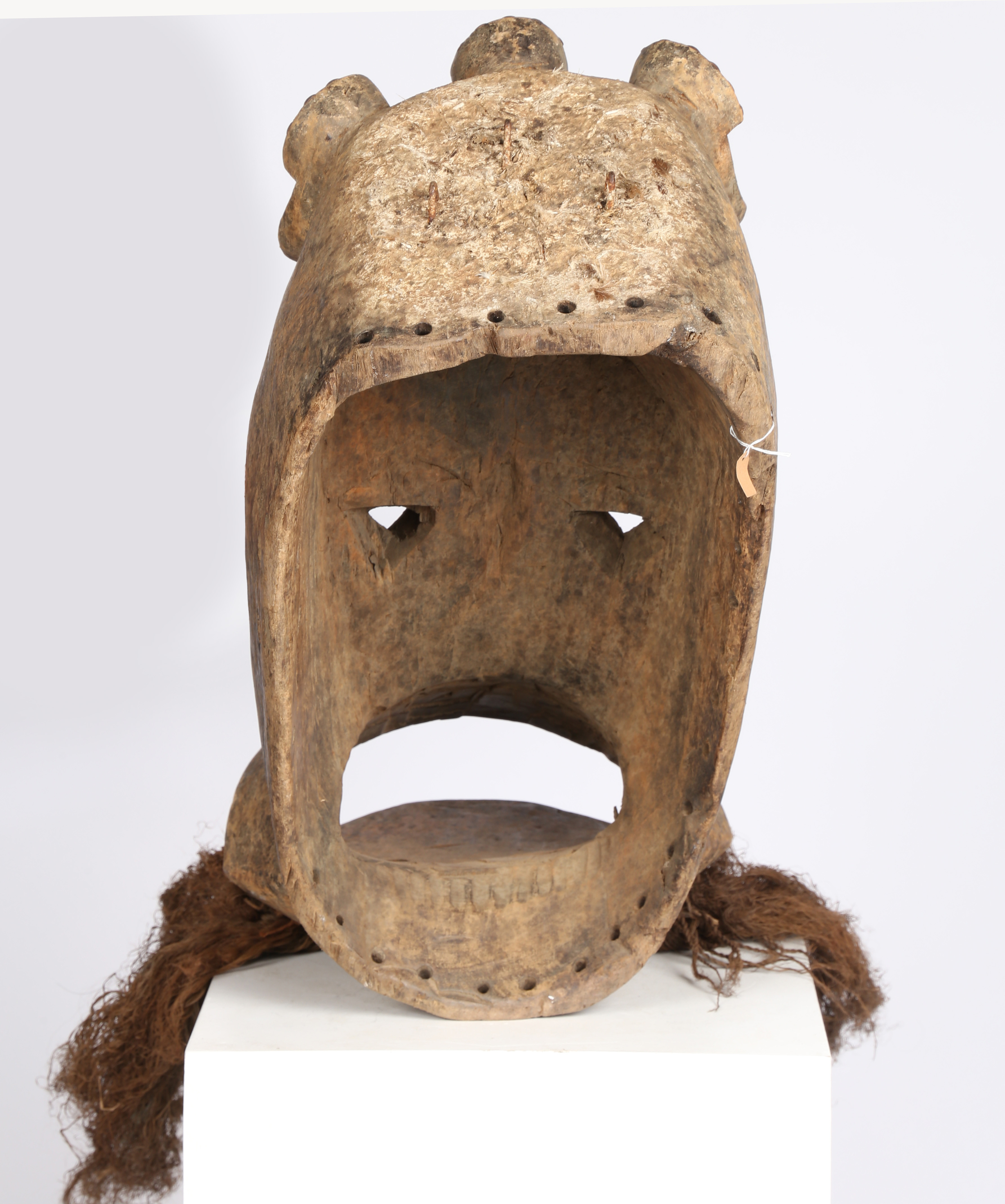 A EXTREMELY LARGE DAN KRAN MASK, LIBERIA. - Image 7 of 7