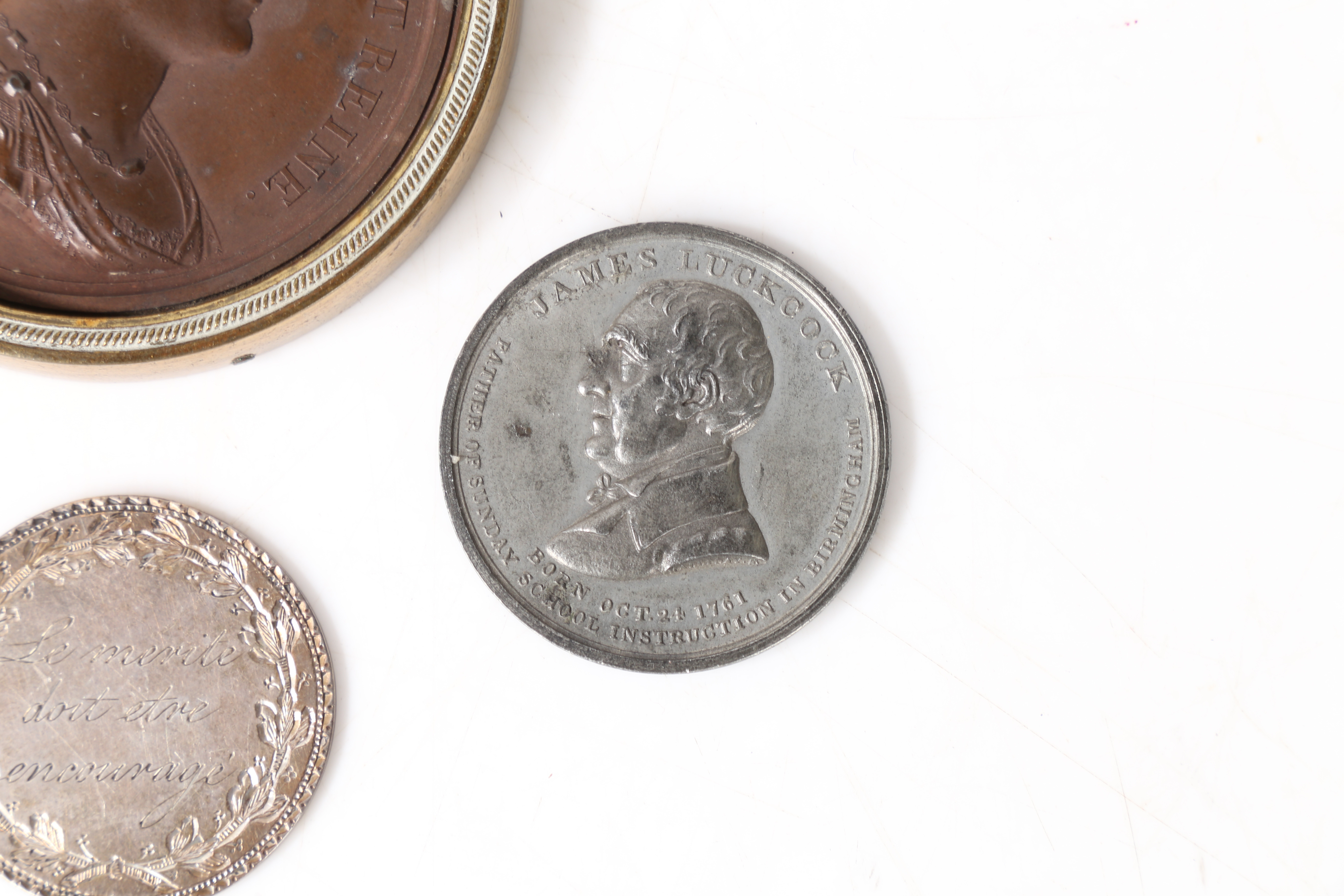 A COLLECTION 18TH CENTURY AND LATER TOKENS AND MEDALLIONS. - Image 8 of 9