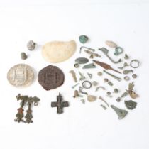 A COLLECTION OF ARTIFACTS (QTY).