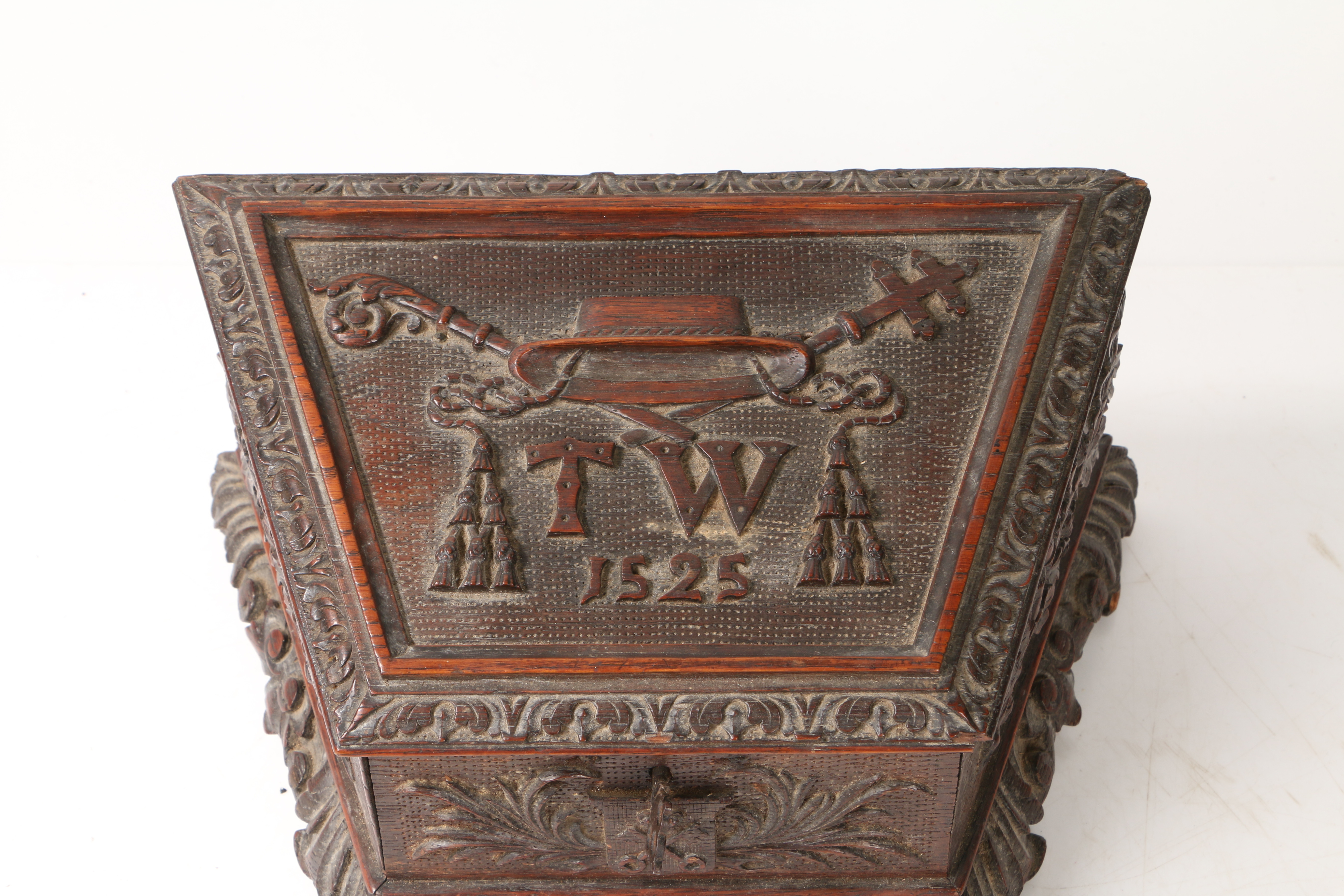 CHRIST CHURCH INTEREST - A 19TH CENTURY CARVED OAK BOX. - Image 3 of 10