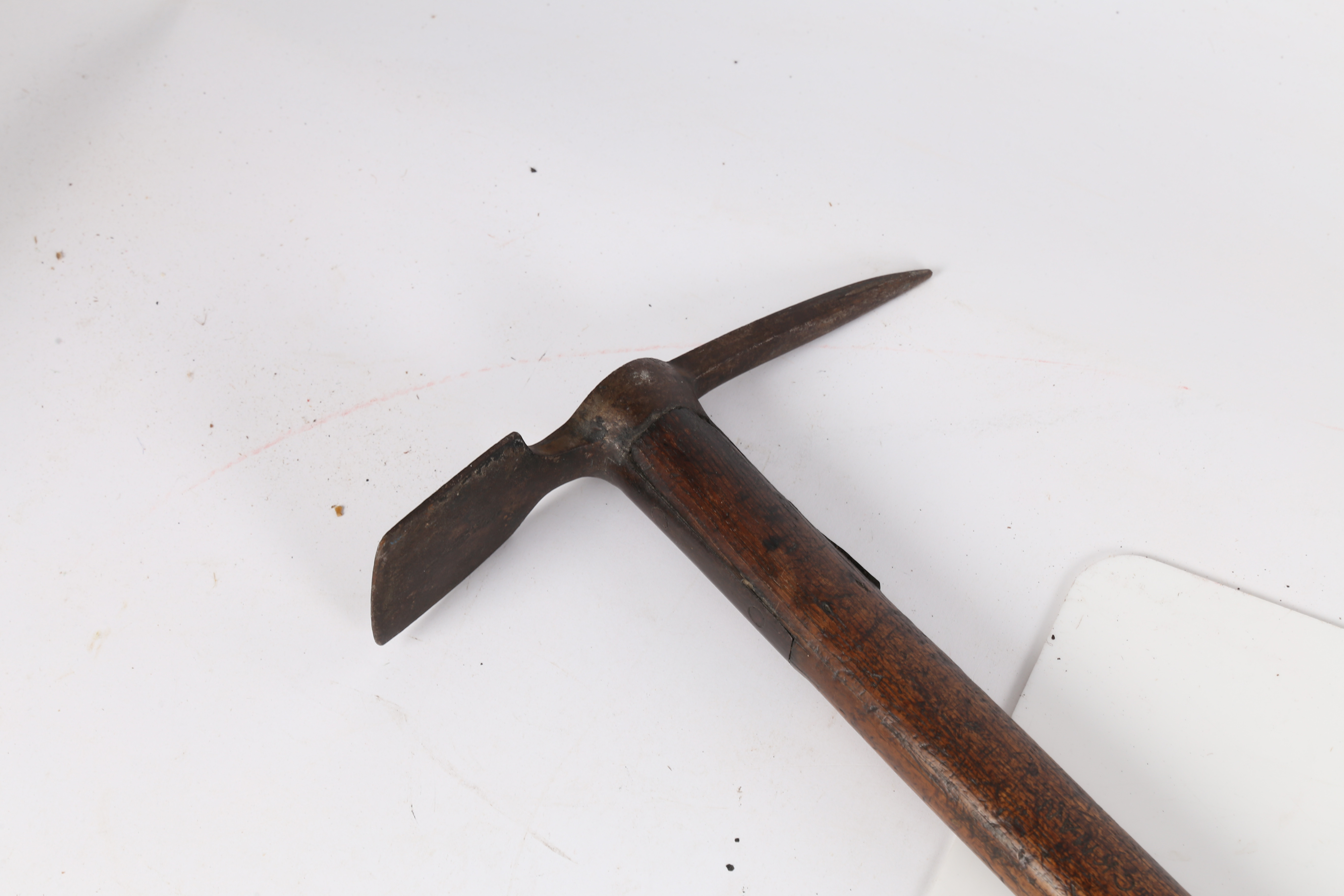 A 19TH CENTURY BRITISH MOUNTAINEERS ICE PICK AXE. - Image 5 of 7
