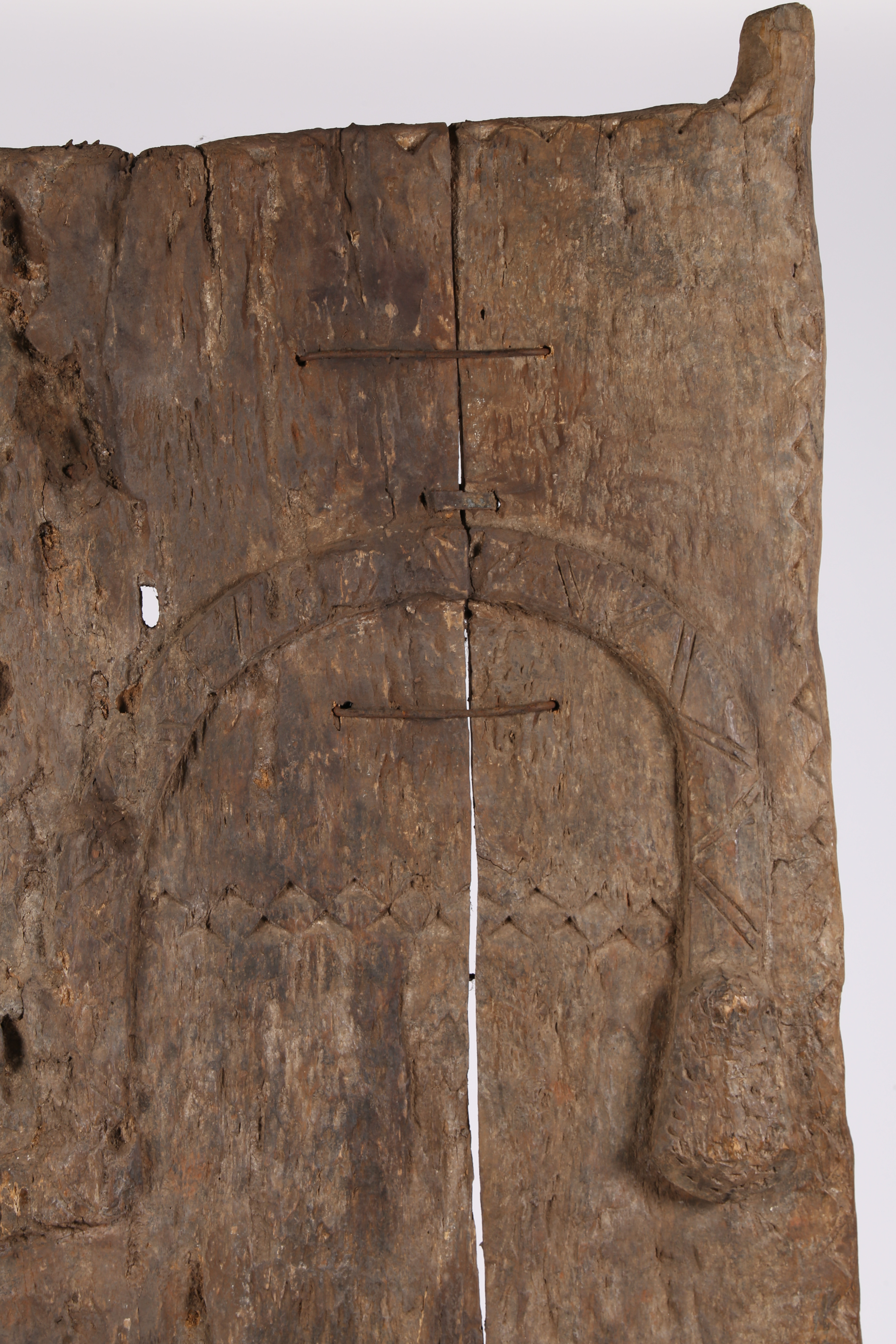 A 19TH CENTURY BAULE GRANARY DOOR, IVORY COAST/COTE D'IVOIRE. - Image 2 of 8