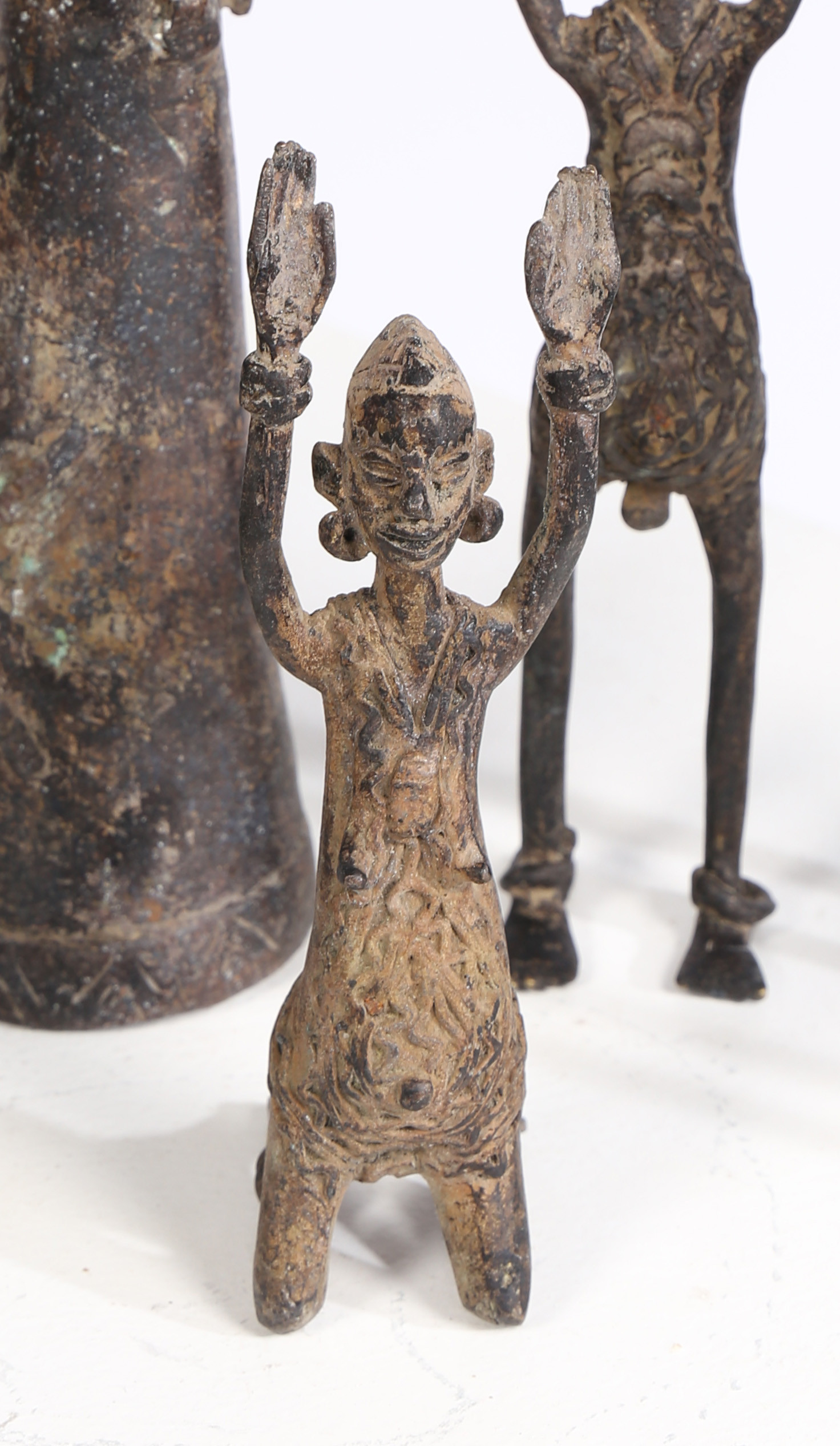 A COLLECTION OF DOGON BRONZED FIGURES, MALI (6). - Image 5 of 8