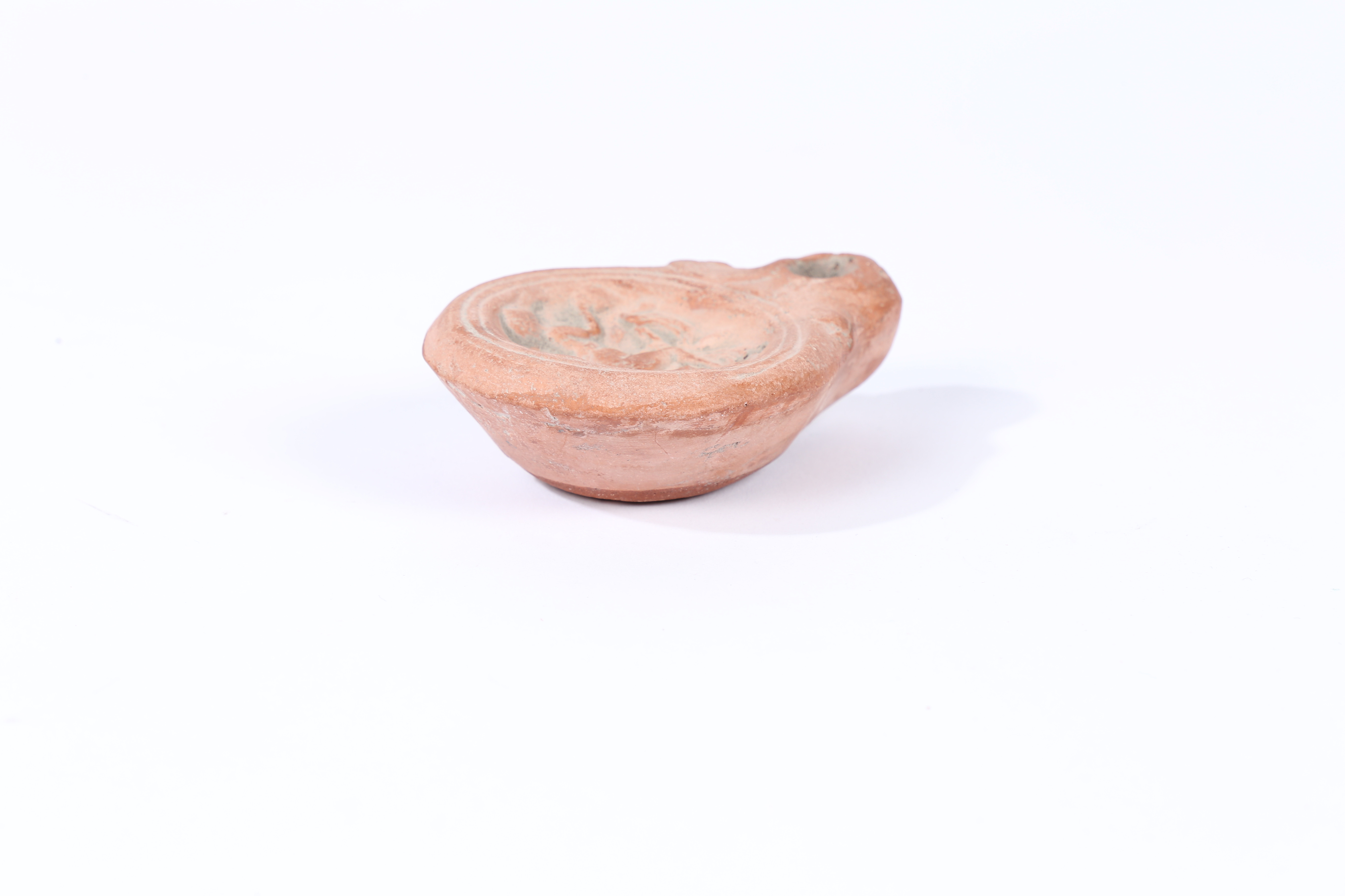 A ROMAN 1ST CENTURY AD EROTIC OIL LAMP. - Image 4 of 6