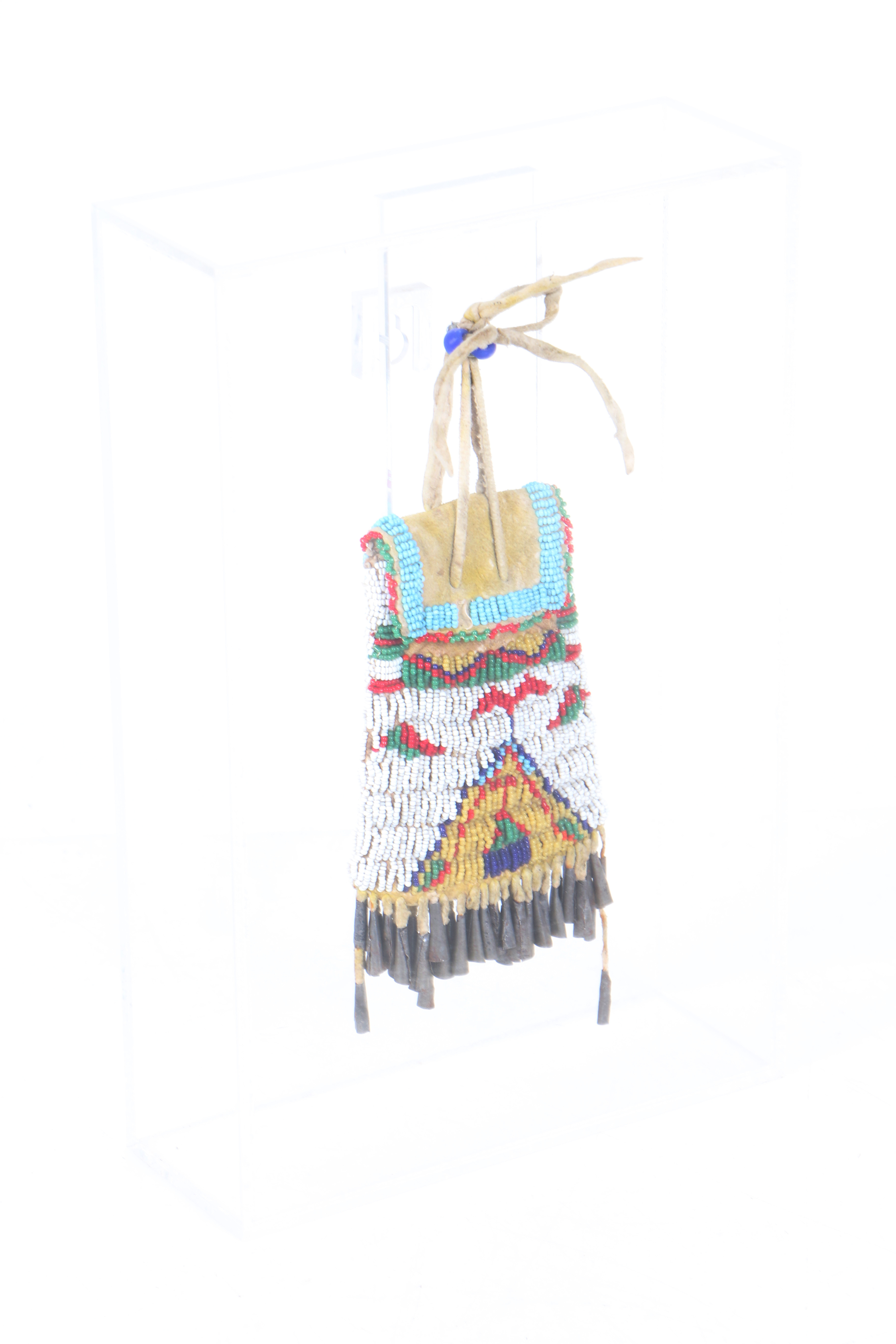 A LAKOTA SIOUX NATIVE AMERICAN BEADED STRIKE-A-LITE POUCH. - Image 4 of 4