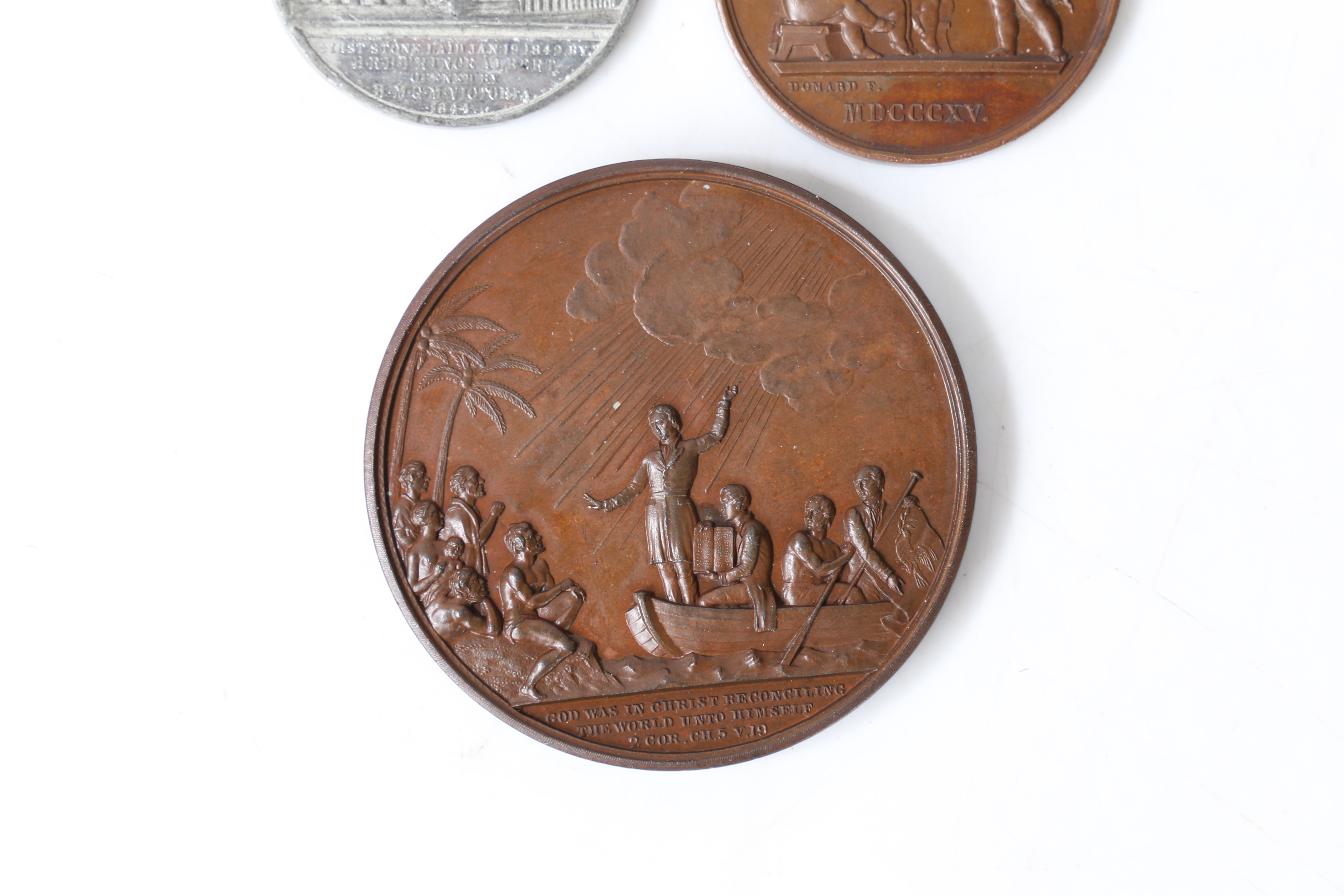 A COLLECTION OF 19TH CENTURY COMMEMORATIVE MEDALLIONS. - Bild 4 aus 5