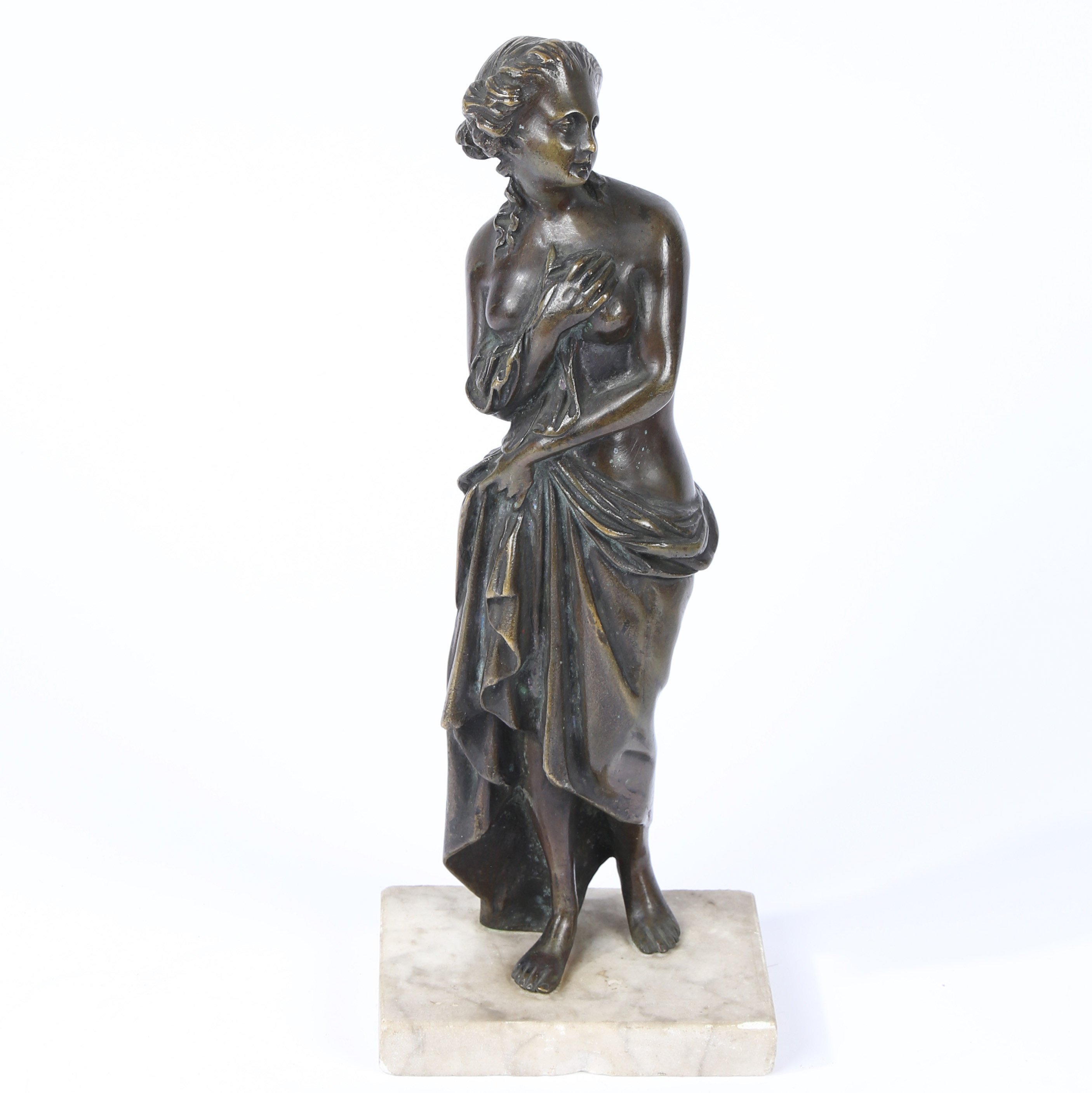 A 19TH CENTURY BRONZE SCULPTURE OF A CLASSICAL NUDE LADY.