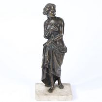 A 19TH CENTURY BRONZE SCULPTURE OF A CLASSICAL NUDE LADY.